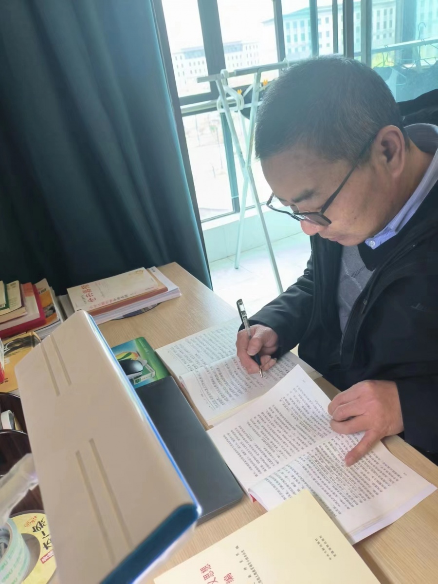 7、在宿舍堅持學(xué)習(xí)主題教育材料.jpg